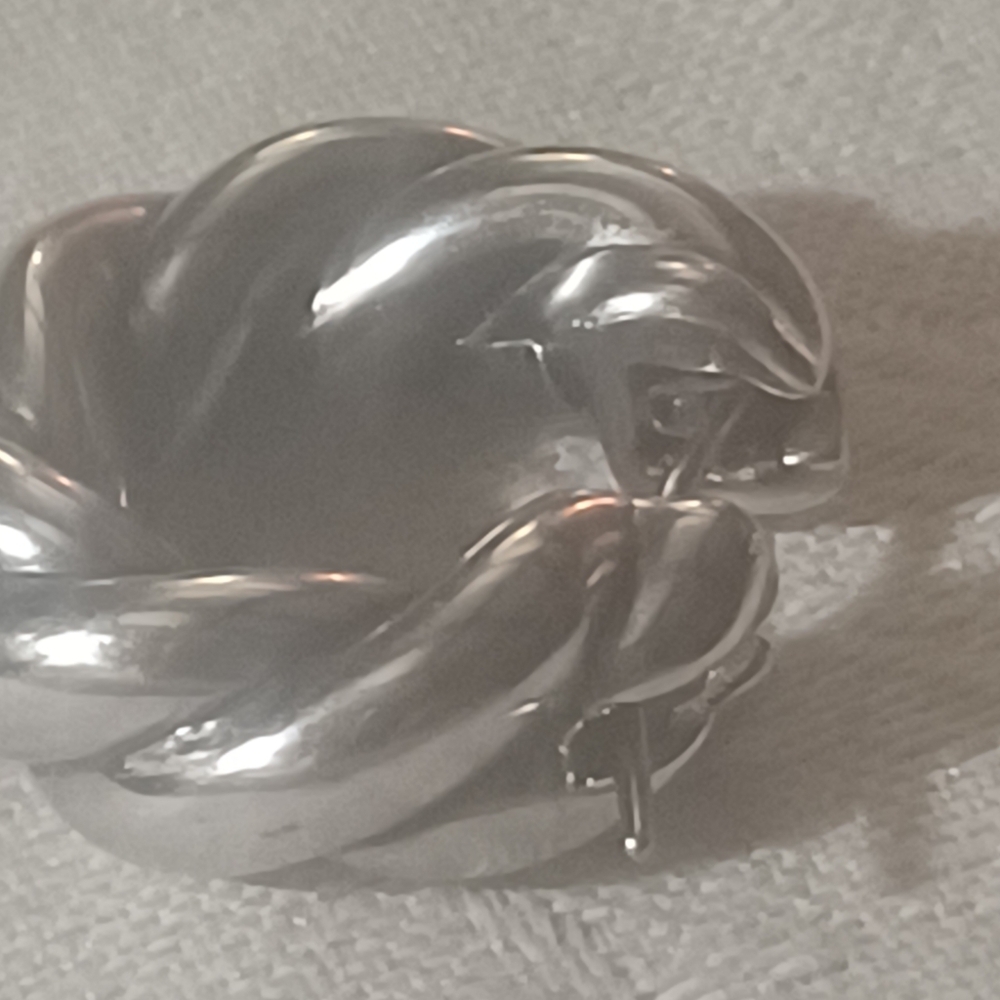 David Yurman Sculpted Cable Hoops in Sterling Silver - Picture 8 of 8